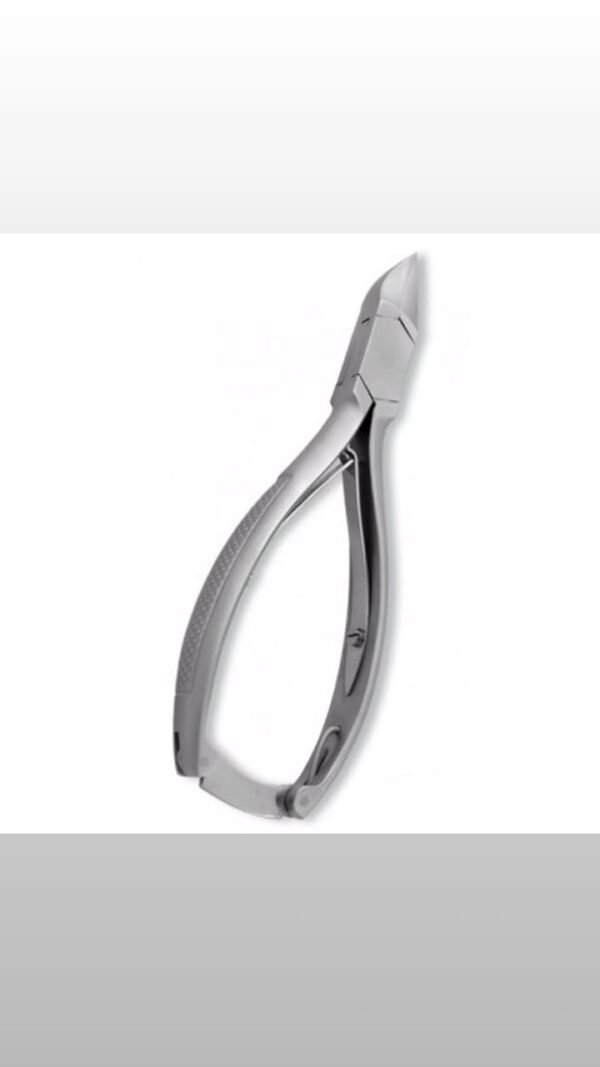 Cuticle Nipper with Safety Lock Feature